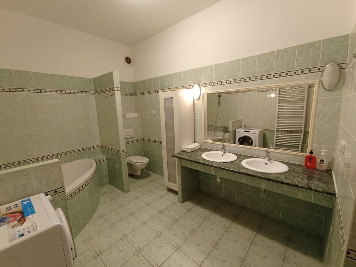 Apartments Captain Flint Prague Exterior photo